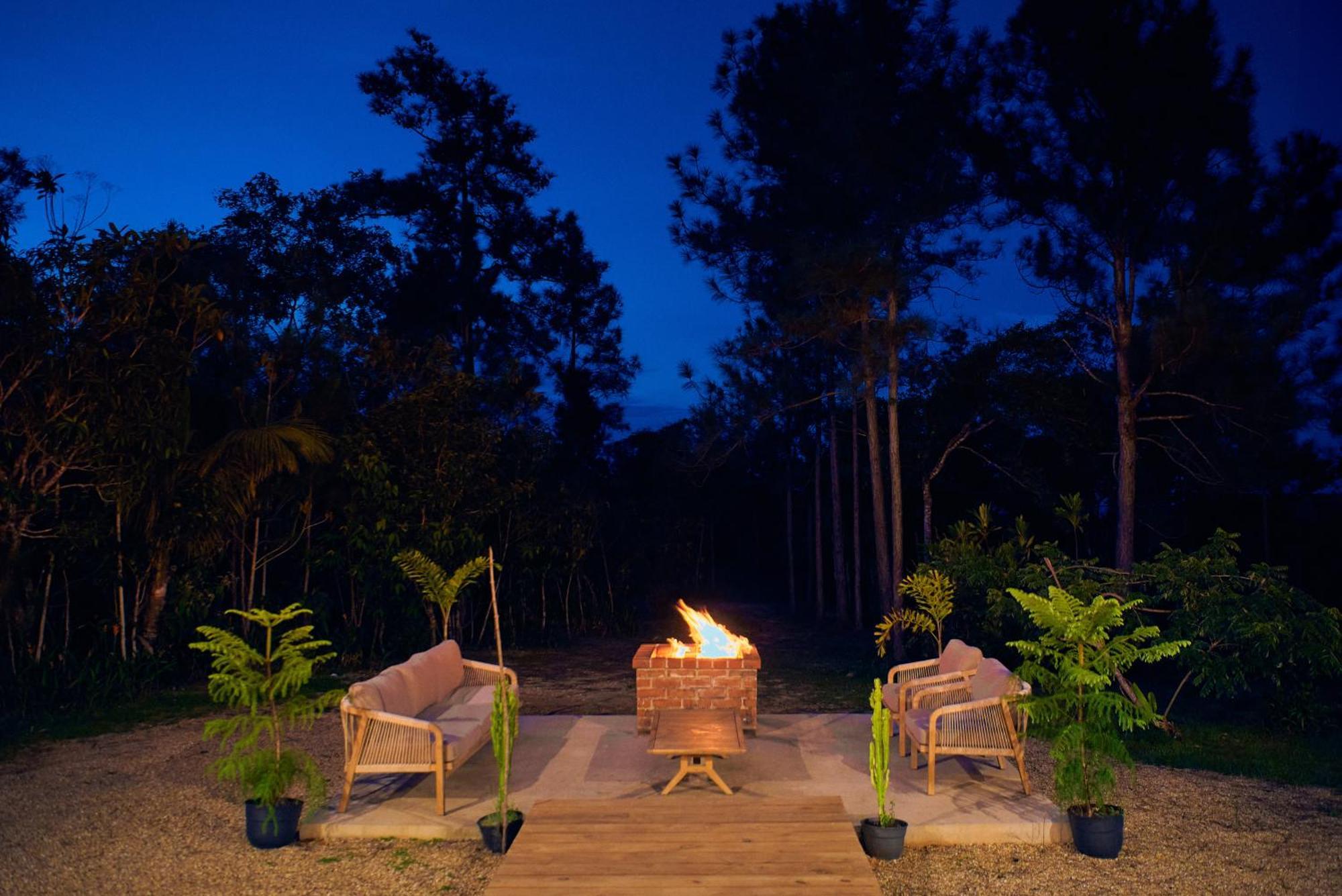 Hidden Valley Wilderness Lodge Blancaneau Esterno foto